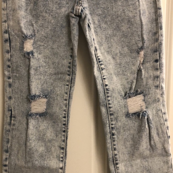 Kendall & Kylie Jeans - Picture 2 of 8